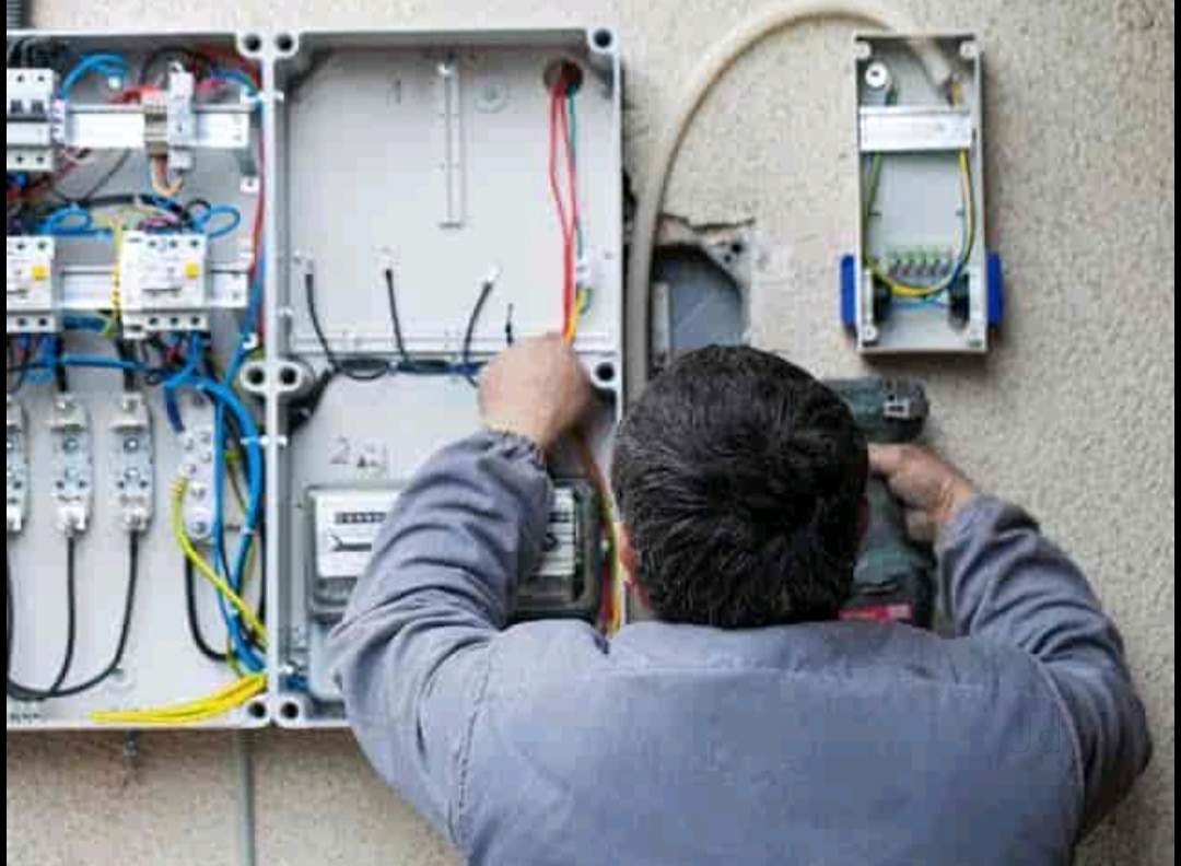 The primary highlights of the electrical project workers